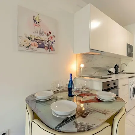 Luminoso Estudio Con Terraza En Milla De Oro Apartment Marbella